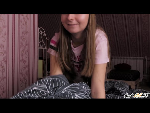 ❤️ Blondie Menghisap BFFnya Dalam-dalam dan Mendapat Air Mani Dalam Mulutnya ☑ Video persetan  pada kami ❌